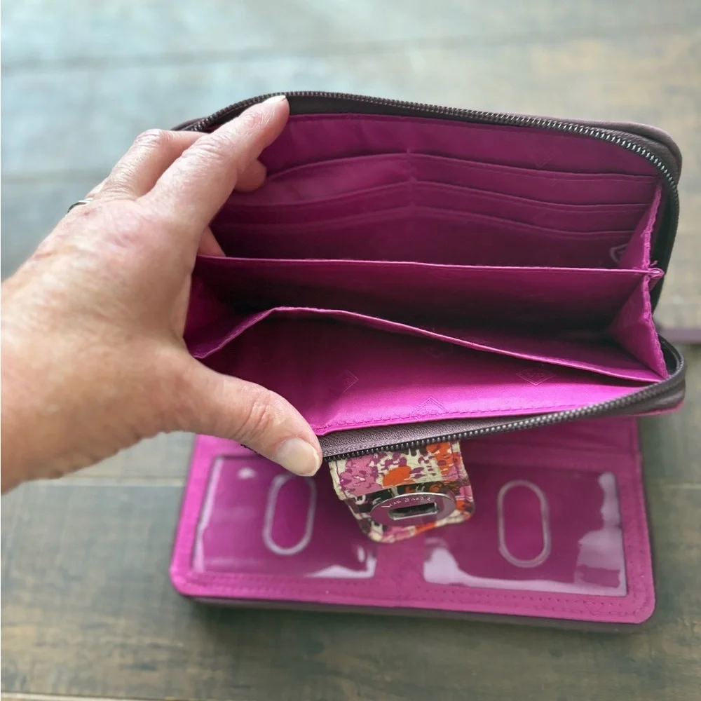 Vera Bradley RFID Turnlock wallet in Houndstooth Tweed pattern - Picture 8 of 11
